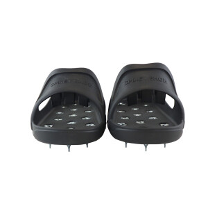 Nagelschuhe für Bodenbeschichtung Spikey Shoe -  Stachelschuhe zum Reinschlüpfen
